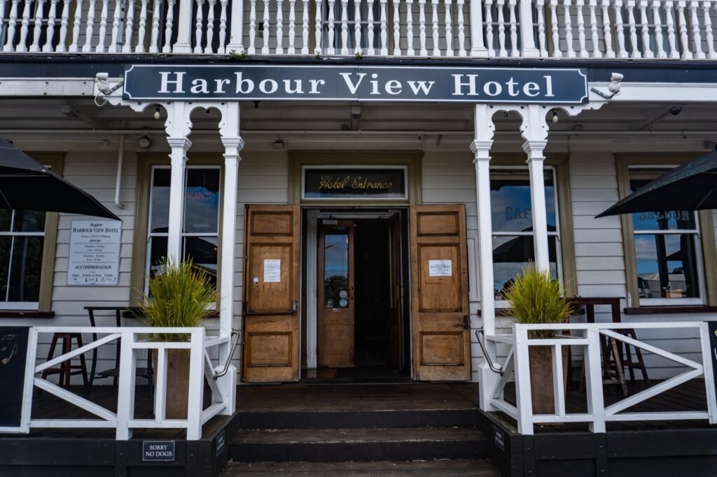 Harbour View Hotel Raglan historic accommodation Bow Street